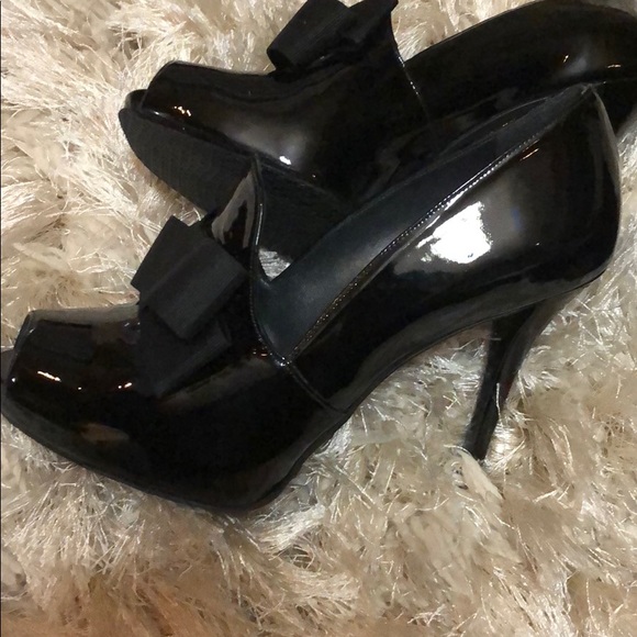 Shoes - Picture 3 of 5